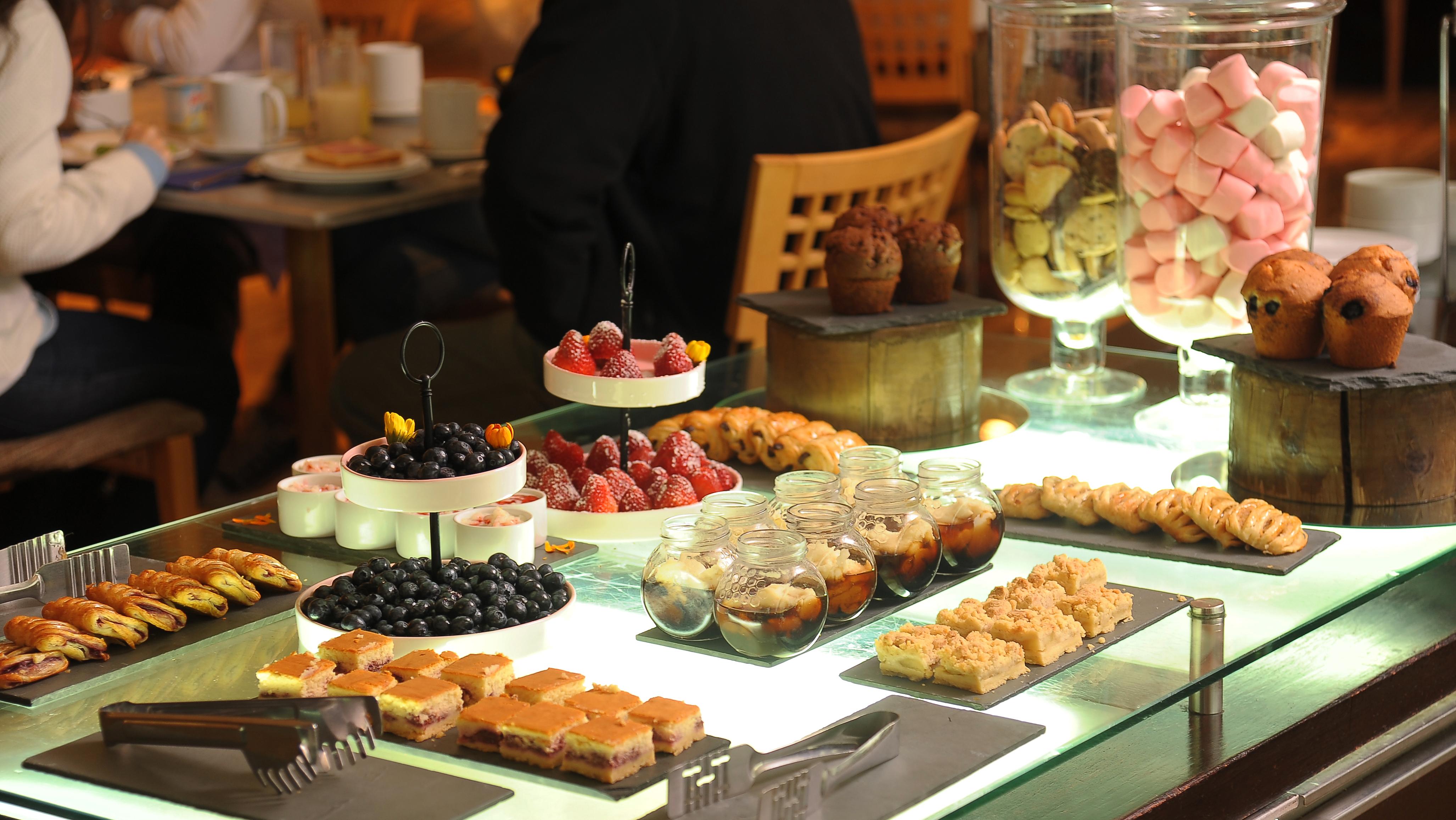 Hotel Enjoy Vina Del Mar Zewnętrze zdjęcie A dessert buffet