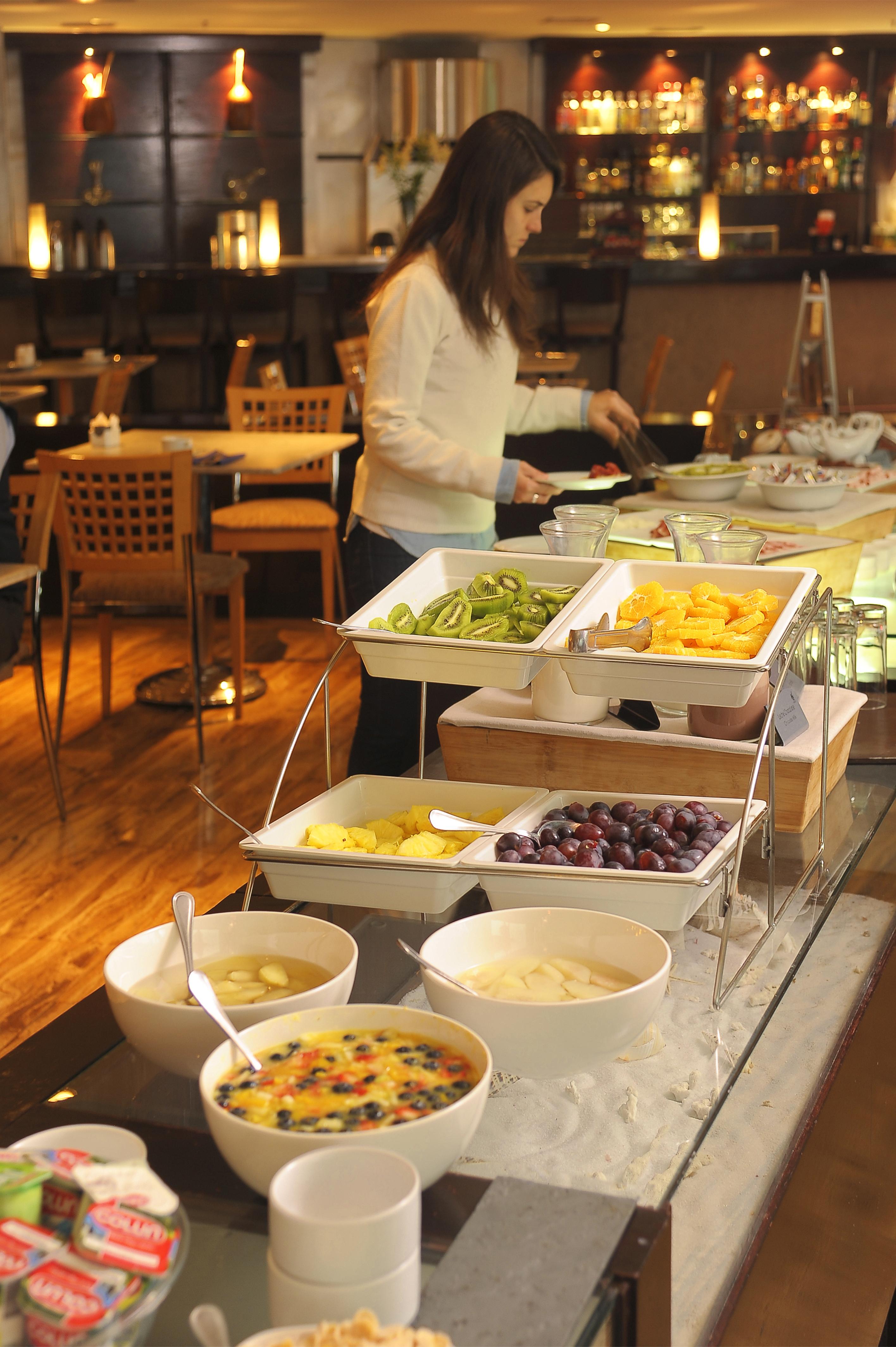 Hotel Enjoy Vina Del Mar Zewnętrze zdjęcie A fruit salad bar